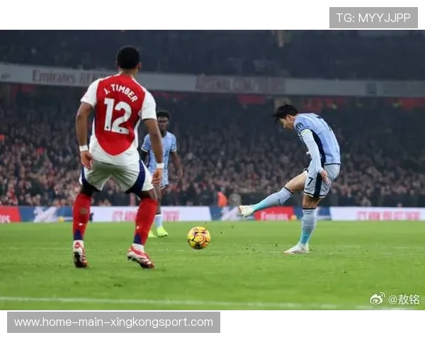 孙兴慜弧线传中找到最佳落点,热刺点球机会到手